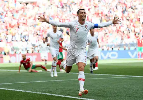 ”Häviämme, jos Ronaldo jää yksin” – Portugalin päävalmentajalta tuimaa tekstiä