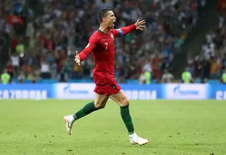 Tanskan kapteeni linjasi: Ronaldo ja Messi voivat voittaa yksin MM-kultaa