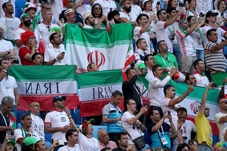 Iranille vasta toinen voitto MM-kisoissa - Edellisellä kerralla kaadettiin "suuri saatana" Iranille vasta toinen voitto MM-kisoissa – Edellisellä kerralla kaadettiin ”suuri saatana”