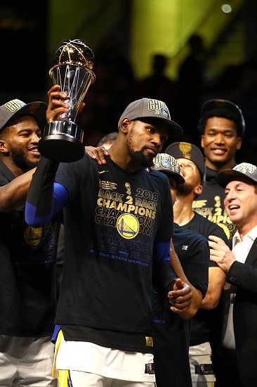 Alibaba-perustajalla ei ole rahasta pulaa – pulitti 3,5 miljardia NBA-seurasta ja hallista