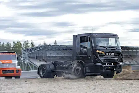 Mäkiset heiluttivat tahtipuikkoa Kemoran radalla