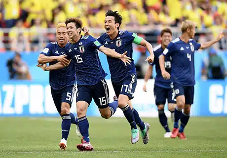 Japani kaatoi vajaamiehisen Kolumbian – ottelu täynnä vauhtia ja dramaattisia vaiheita