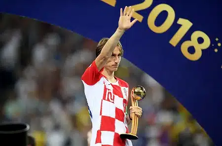 Fanit ovat puhuneet – kolme maailmanmestaria UEFA:n tähdistöjoukkueeseen