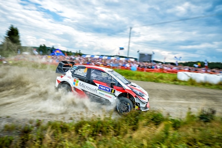 Fordilta härskiä taktikointia Suomen MM-rallissa, Latvala hävisi kirvelevästi Tänakille (ek10)