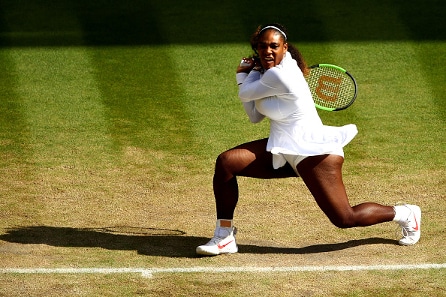 Serena Williams yllätyksettömästi jatkoon