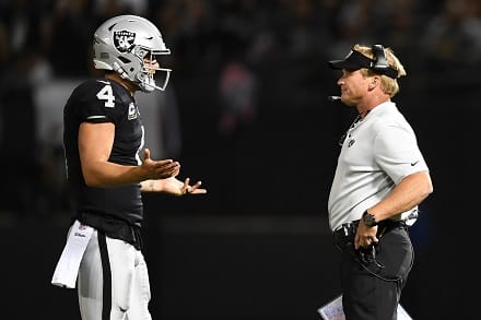 NFL: Keskushyökkääjä ratkaisi, takapuolustaja sinetöi – Oakland Raiders nousi lopussa voittoon