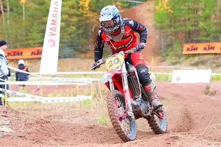 Miro Lehto uusi mestaruutensa offroad-moottoripyörien cross countryssa