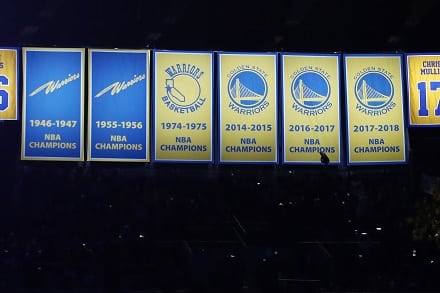 NBA-kausi pyörähti käyntiin – huippuottelussa ikäviä poissaoloja