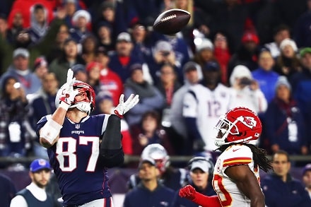 Huikea jännitysnäytelmä! – Tom Brady ja kumppanit tuhosivat Kansas Cityn puhtaan saldon