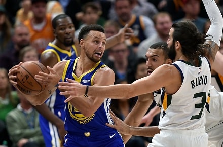 Ruotsalainen pelasti NBA:n suurimman mestarisuosikin, Raptors parempi idän suurien kohtaamisessa