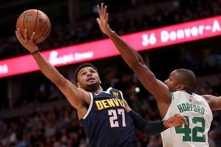 ”Hän heitti isoon koriin koko illan ajan” – takamies hurjasteli 48 pistettä, Denver porskuttaa NBA:n kärkiporukassa
