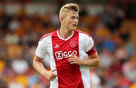 Ajaxin menestys pakotti Hollannin jalkapalloliiton toimiin - Eredivisien otteluohjelma uusiksi Ajaxin menestys pakotti Hollannin jalkapalloliiton toimiin – Eredivisien otteluohjelma uusiksi