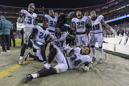 NFL:n runkosarja paketissa – Super Bowl -mestari väänsi itsensä pudotuspeleihin