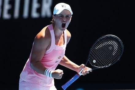 Maailman ykköspelaaja sai shokkihoitoa Brisbanen WTA-turnauksessa – yllätysnimi jatkoi vakuuttavia otteitaan