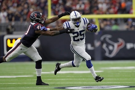 Hurjavireinen Indianapolis Colts haki vierasvoiton NFL:n pudotuspelien avauksessa