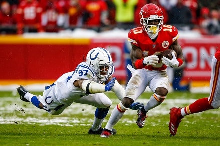 Kansas City Chiefs voitti NFL:n playoff-kotiottelun neljännesvuosisadan tauon jälkeen