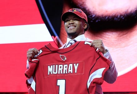 ”Tulevaisuuteni on nyt vain jalkapallossa” – kahden lajin mies NFL-draftin ykkösvaraus