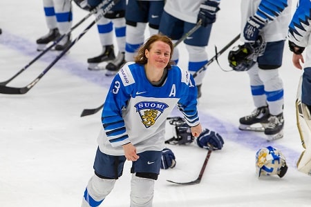 JYP jäädyttää Naisleijonien legendan pelinumeron