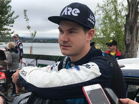 Teemu Suninen lataa sivuluisussa: ”Rytmin kanssa on vähän ongelmia” Teemu Suninen lataa sivuluisussa: ”Rytmin kanssa on vähän ongelmia”