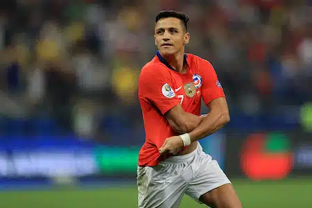 Chile eteni Copa American välieriin – Manchester United -floppi ratkaisi