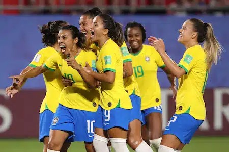 Brasilia kaatoi Italian naisten MM-futiksessa, Australia murskasi Jamaikan