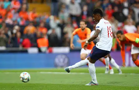 Marcus Rashford laukoi Englannin johtoon
