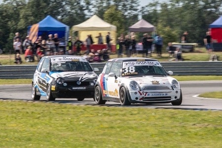 Suvi Jyrkiäinen hurjassa kolarissa Pärnun moottoriradalla Suvi Jyrkiäinen hurjassa kolarissa Pärnun moottoriradalla