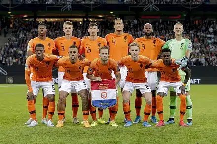 Hollannin juhlat – sai kolme pelaajaa FIFA:n tähdistökentälliseen