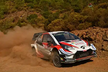 Jari-Matti Latvala nosti kädet ylös: ”Ei mahdollisuuksia, mutta on hyvä pitää painetta yllä”