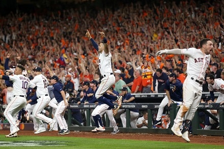 Kahden vuoden takainen mestari eteni baseballin World Seriesiin