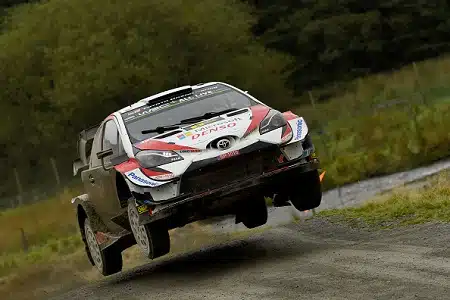 Ott Tänak haluaa mestaruuden jo viikonloppuna, mutta ei aio riskeerata – ”Sebin ja Thierryn täytyy painaa täysillä”