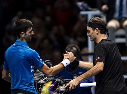 Federer löi Djokovicin neljän vuoden tauon jälkeen ja meni jatkoon – ”Novakin kukistaminen on aina erityistä”