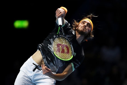 Tenniksen ATP-lopputurnauksessa Stefanos Tsitsipas avasi upealla yllätysvoitolla