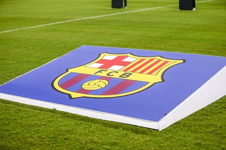 Lähde: FC Barcelonan pelaajat päässeet sopuun palkkojen pudottamisesta Lähde: FC Barcelonan pelaajat päässeet sopuun palkkojen pudottamisesta
