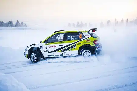 Ralli SM: Lisävaloitta ajamaan joutunut Salo putosi kärjestä kolmanneksi