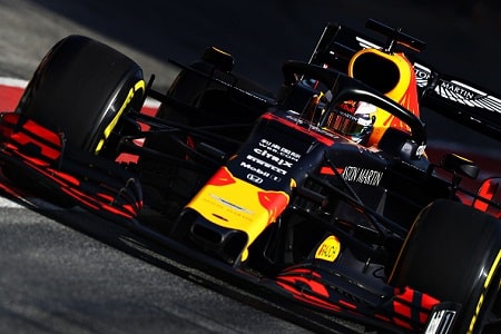 F1-tähti lyttää Ferrarin mahdollisuudet kauden avauksessa F1-tähti lyttää Ferrarin mahdollisuudet kauden avauksessa