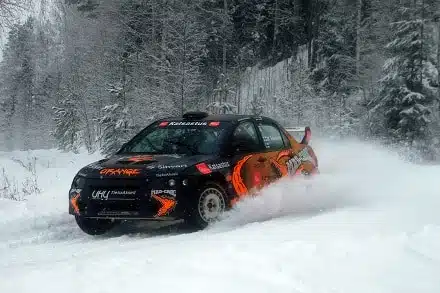 ”Ilo ja kunnia saada seikkailla Napapiirillä” – Mikko Eskelinen lähtee Tunturiralliin WRC-autoharvinaisuudella