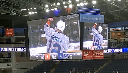 Suomalaishyökkääjä nostettiin farmista – saman tien tositoimessa NHL:ssä