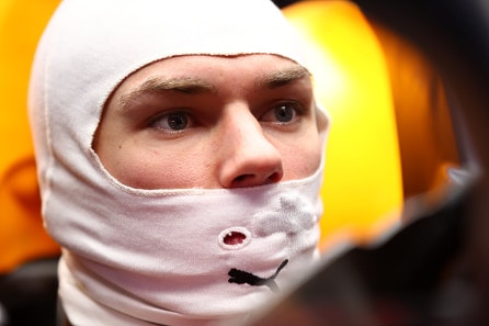 F1-pomolta rankkaa tekstiä potkut saaneesta kuskista: ”Hän näki vain Verstappenin” F1-pomolta rankkaa tekstiä potkut saaneesta kuskista: ”Hän näki vain Verstappenin”