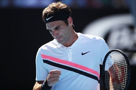 Federer hikoillen Hallen turnauksen finaaliin Federer hikoillen Hallen turnauksen finaaliin