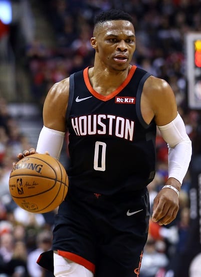 Russell Westbrook komeaan merkkipaaluun, LeBron James harvalukuiseen kerhoon torstain NBA-kierroksella