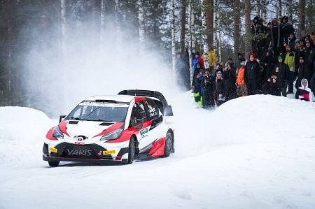 WRC-autot kaasuttelivat kärkipaikoille Riihimäen SM-rallissa: ”Nautin tästä todella paljon, Jarin kanssa oli hienoa ajaa kilpaa”