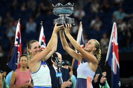 Ranskalais-unkarilainen pari juhlii kolmatta yhteistä Grand Slam -titteliään