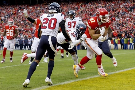 Melkoinen näytös NFL:n pudotuspeleissä – Kansas City Chiefs nousi 24 pisteen takaa selvään voittoon