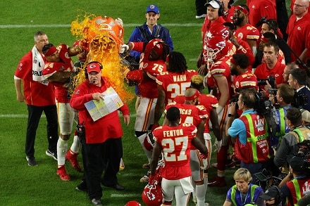 Pitkään siinä meni, mutta Kansas Cityn päävalmentaja on nyt Super Bowl -mestari – ”Me halusimme voittaa tuon pokaaalin hänelle”