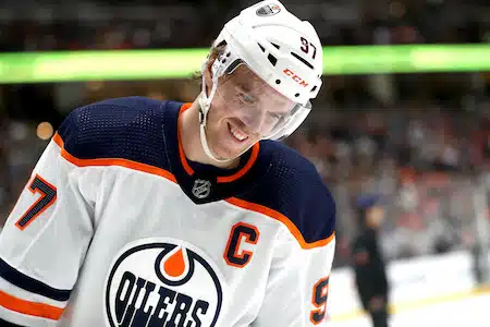 Connor McDavid jatkoi pisteputkeaan häikäisevällä maalilla – Ei ottanut kantaa toiseen asiaan: ”Minun täytyy varmaan pitää turpani kiinni tästä”