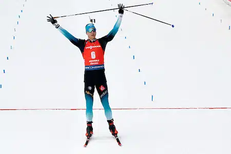 Ampumahiihdon MM-kisoissa yllätys – ranskalainen juhli voittoa