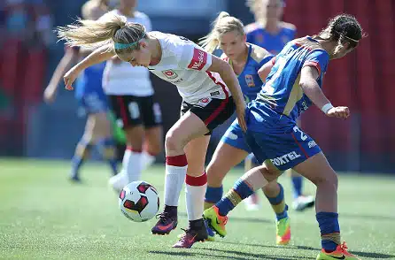 Helmarien maalivahti paljasti: naisten ja miesten maajoukkueiden pelaajat saavat samansuuruiset korvaukset