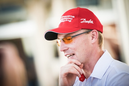 Jari-Matti Latvala lateli synkkää tekstiä Ruotsissa