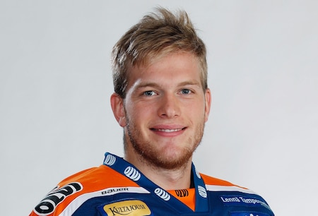Niko Ojamäki ampui Tapparan johtoon avauserässä